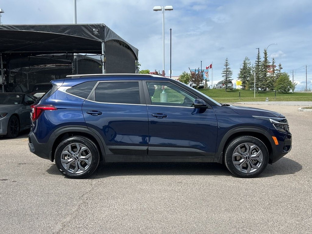 2024 Kia Seltos EX AWD - SUNROOF / HEATED SEATS in Cars & Trucks in Calgary - Image 4
