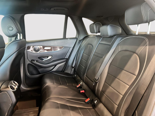2019 Mercedes-Benz GLC300 4MATIC SUV One owner, no accidents! Gr in Cars & Trucks in Calgary - Image 4