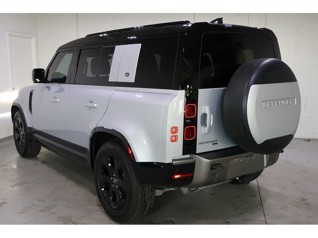 2022 Land Rover Defender 110 X-DYNAMIC SE AWD | CLEAN CARFAX in Cars & Trucks in City of Toronto - Image 4