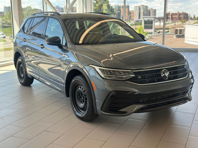 2024 Volkswagen Tiguan Comfortline R-Line Black Edition black pa in Cars & Trucks in Laval / North Shore