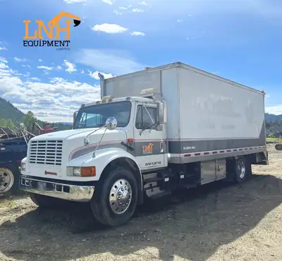 1990 International 4700 4X2 Service Truck | 704,800km, 7- Speed Manual Transmission, Navistar 6 Cyli...