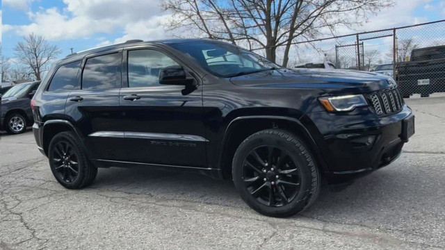 2020 Jeep Grand Cherokee Laredo Altitude Package | Sunroof |... in Cars & Trucks in London - Image 2