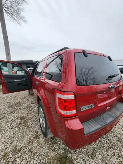Reliable, Comfortable, CLEAN Ford Escape! ENJOY the LONG-TERM DURABILITY BUILT TO LASTSpacious Inter...