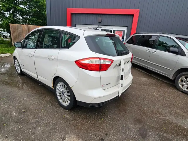 2013 Ford C-Max Hybrid SE dans Autos et camions dans London - Image 12