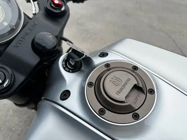 2021 Husqvarna Vitpilen 401 in Dirt Bikes & Motocross in Winnipeg - Image 17
