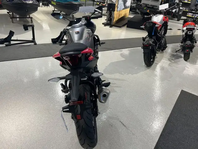 2025 CFMOTO 300SS in Street, Cruisers & Choppers in Calgary - Image 8