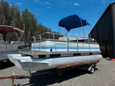 JUST IN! EXTRA CLEAN 16X6 PONTOON BOAT WITH A 2005 JOHNSON/BOMBARDIER 15HP 4-STROKE STORAGE UNDER AL...