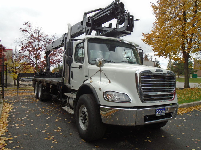  2006 Freightliner Business Class M2 Hiab Knuckle boom, Tandem a in Heavy Equipment in Calgary - Image 2