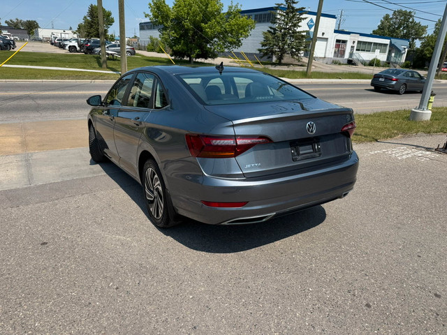 2019 Volkswagen Jetta SEL Premium 1.4L FWD in Cars & Trucks in Calgary - Image 2