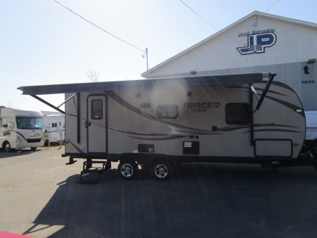 2016 Prime Time Tracer Air Prime Time Tracer Air 235 in RVs & Motorhomes in Granby - Image 3