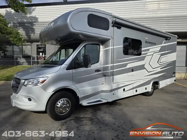 2021 FOREST RIVER SUNSEEKER MBS 2400T C-Class Motorhome RV in Cars & Trucks in Calgary - Image 13