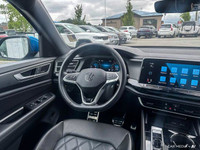 This Volkswagen Atlas Cross Sport boasts a Intercooled Turbo Premium Unleaded I-4 2.0 L/121 engine p... (image 8)