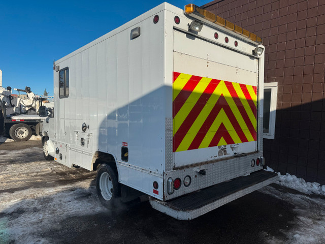 2009 Ford E-350 Service/Utility Work Van in Cars & Trucks in Calgary - Image 3