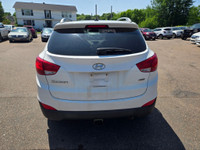 Navigation, Sunroof, Leather Seats, Bluetooth, Rear View Camera! For a versatile crossover with an u... (image 5)