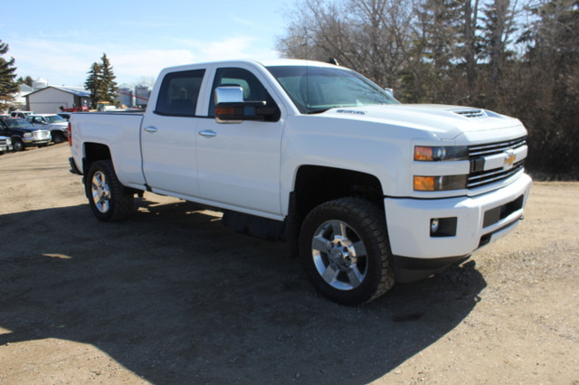 2018 Chevrolet Silverado 2500HD LT in Cars & Trucks in Saskatoon - Image 3