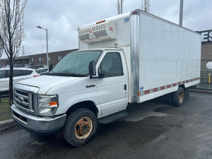 2012 Ford E 450 E-450 Super renforcé 158 po DRW