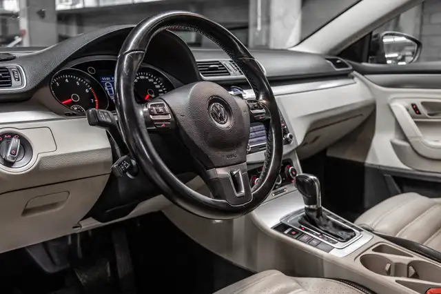2012 Volkswagen CC Sportline 2.0T 6sp DSG Tip Toit ouvrant * Cui in Cars & Trucks in City of Montréal - Image 14