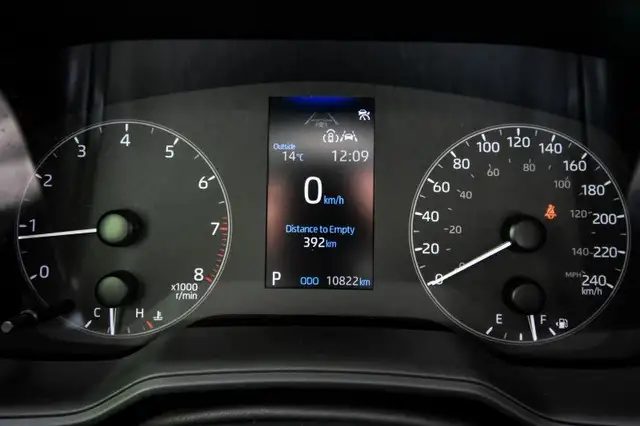 2024 Toyota Corolla LE - Heated Seats - Apple CarPlay dans Autos et camions dans Ottawa - Image 17