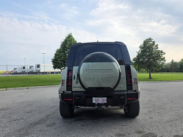 2023 Land Rover Defender 110 P400 X-Dynamic SE in Cars & Trucks in Oshawa / Durham Region - Image 4