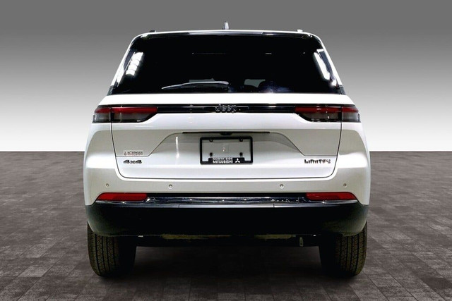 2023 Jeep Grand Cherokee 4WD LIMITED in Cars & Trucks in Edmonton - Image 4