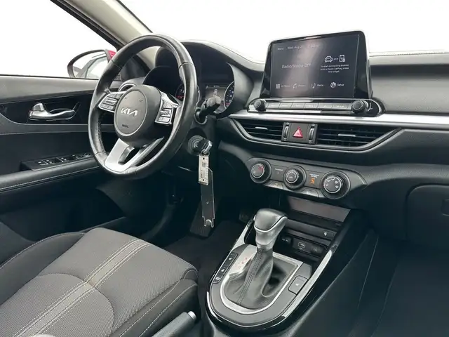 2022 Kia Forte EX IVT in Cars & Trucks in Calgary - Image 16
