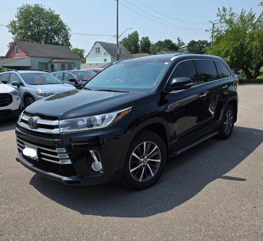 2018 Toyota Highlander XLE AWD | Leather | Sunroof | Nav in Cars & Trucks in Guelph