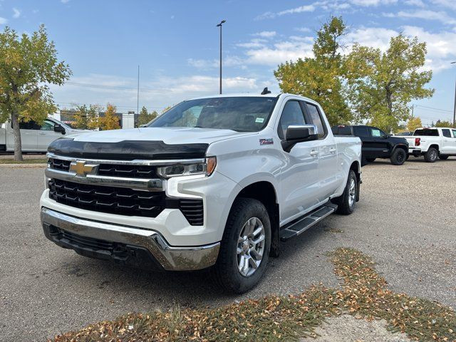 2022 Chevrolet Silverado 1500 LT / 1LT / DOUBLECAB / 5.3L / Z71 in Cars & Trucks in Calgary