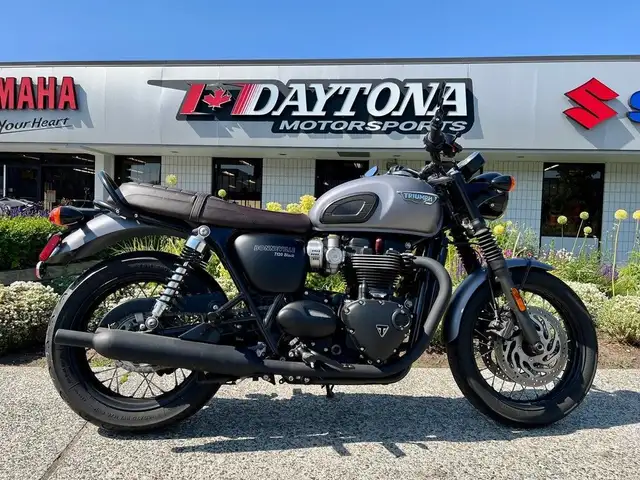 2017 Triumph Bonneville T120 Black Matt Graphite in Street, Cruisers & Choppers in Vancouver - Image 2