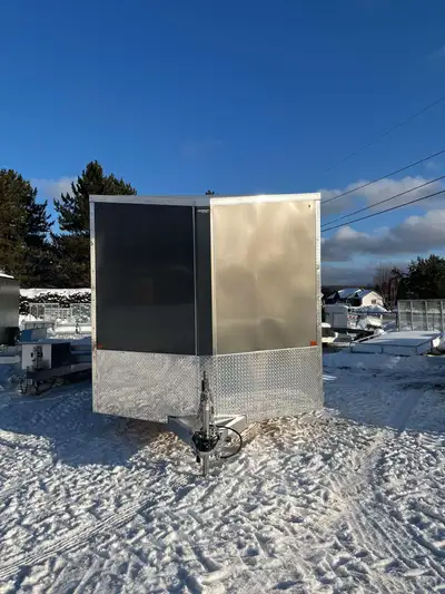sell cargo trailer enclosed trailer remorque trailer fermé no- galvanize + also some utility galvani...