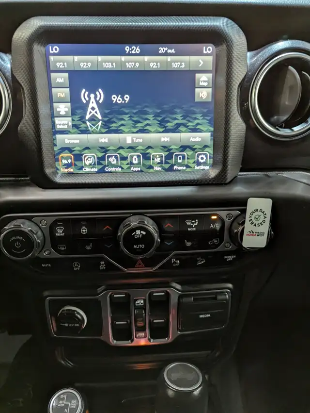 2021 Jeep Wrangler Unlimited Sahara in Cars & Trucks in Calgary - Image 28