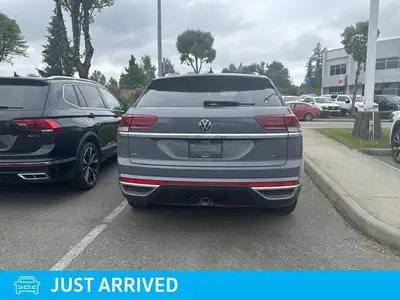 This Volkswagen Atlas Cross Sport delivers a Regular Unleaded V-6 3.6 L/220 engine powering this Aut...