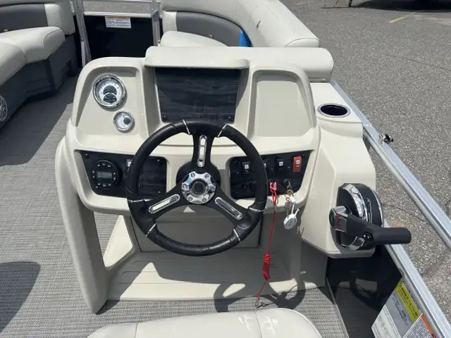 2024 Legend 20 Fun Pontoon Boat dans Vedettes et bateaux à moteur dans Sudbury - Image 12