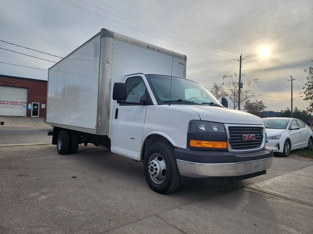 2019 GMC Savana 3500 G3500 - 16Ft Box - V8 Gas - Ramp - Only 84, in Cars & Trucks in City of Toronto - Image 4