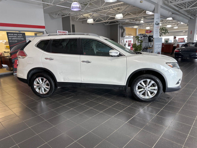 2016 Nissan Rogue SV - Navigation - Leather Seats in Cars & Trucks in Edmonton - Image 4