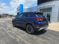 Experience the agile handling and versatile design of this 2022 Chevrolet Trailblazer LT. This black... (image 3)