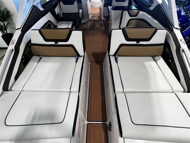 2023 Yamaha 275SDX + FREE 2023 SUPER JET!!!!! in Powerboats & Motorboats in Grand Bend - Image 4