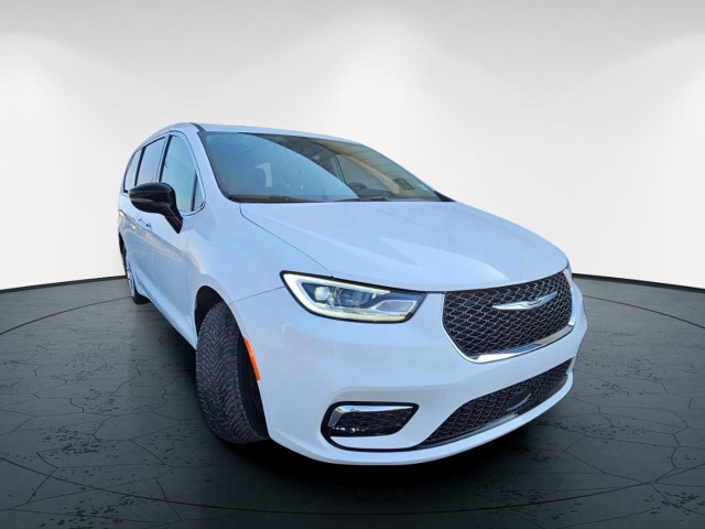 2024 Chrysler Pacifica Touring-L in Cars & Trucks in Calgary - Image 3