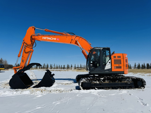 2015 HITACHI ZX245 EXCAVATOR  in Heavy Equipment in Calgary - Image 2