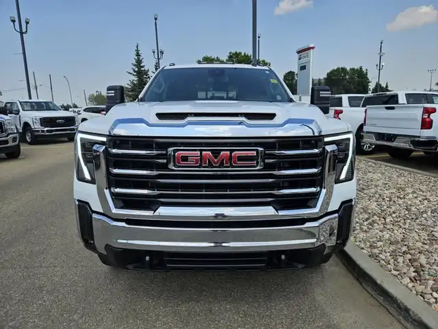2024 GMC Sierra 3500HD 4WD Crew Cab 159" SLE, 6.6L V8 Gas, SLE C in Cars & Trucks in St. Albert - Image 10