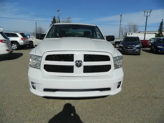 2013 Ram 1500 SHORT BOX 2WD /VERY CLEAN UNIT INSIDE & OUT in Cars & Trucks in Edmonton - Image 6