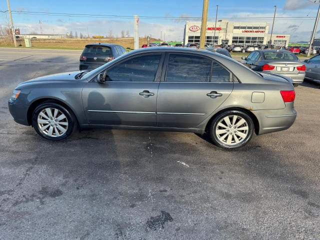 2009 Hyundai Sonata GL LIMITED, LEATHER, SUNROOF, LOADED, AS IS in Cars & Trucks in London - Image 2