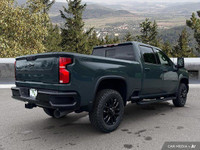 This Chevrolet Silverado 3500HD delivers a sturdy engine powering this Automatic transmission.*You C... (image 5)
