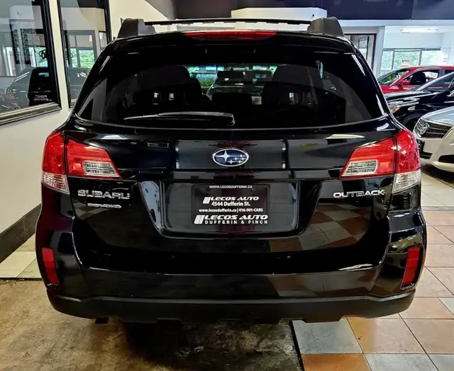2011 Subaru Outback Sunroof/Bluetooth/All Wheel Drive dans Autos et camions dans Ville de Toronto - Image 9