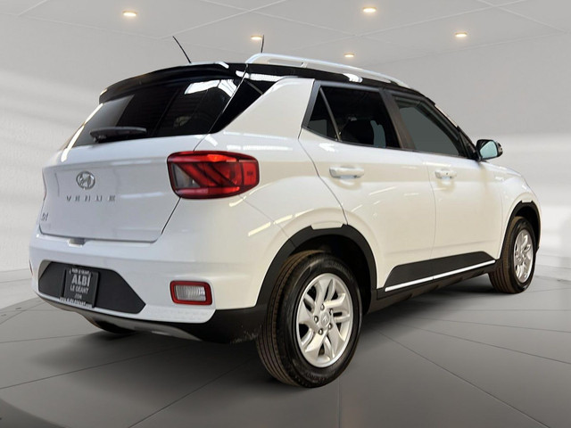 2023 Hyundai Venue PREFERRED in Cars & Trucks in Laval / North Shore - Image 4