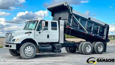 Heavy truck - # STOCK: C-34550 2004 INTERNATIONAL 7400 BENNE BASCULANTE / CAMION DOMPEUR 10 ROUES 20...