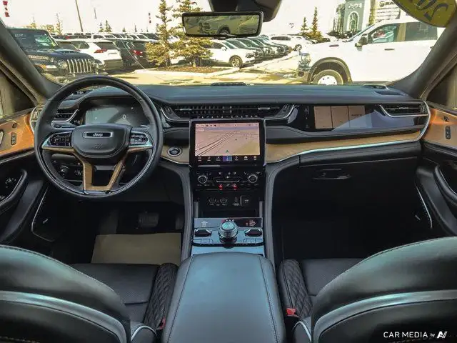 2022 Jeep Grand Cherokee 4xe Summit Reserve | Passenger in Cars & Trucks in Edmonton - Image 28