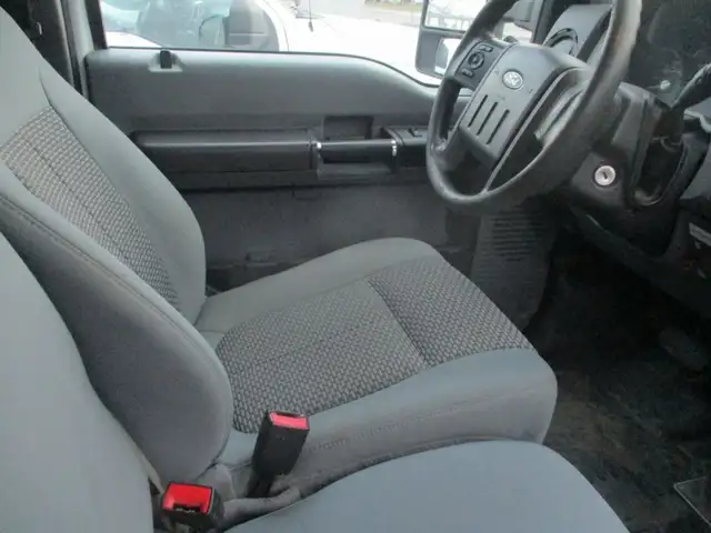 2012 Ford Super Duty F-350 à roues arrière simples KINGCAB F 350 in Cars & Trucks in Laval / North Shore - Image 18