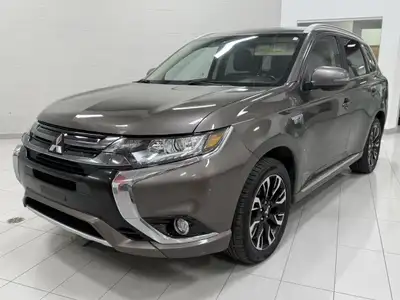 Le Mitsubishi Outlander GT S-AWC 2018 est un VUS intermédiaire qui allie puissance, raffinement et p...