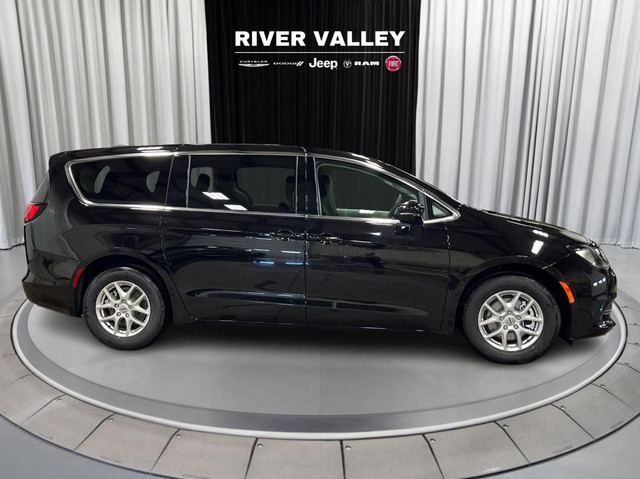 2024 Chrysler Grand Caravan in Cars & Trucks in Strathcona County - Image 2