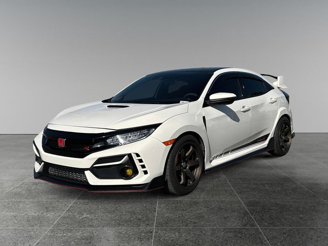 2020 Honda Civic Type R Manual / Bucket Seat / Back Up Cam in Cars & Trucks in Calgary